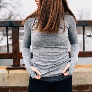 Lululemon seamless sleeve large top size 6